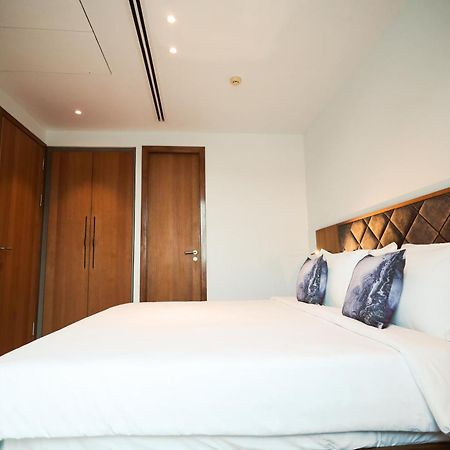 The World Surat Hotel Luaran gambar
