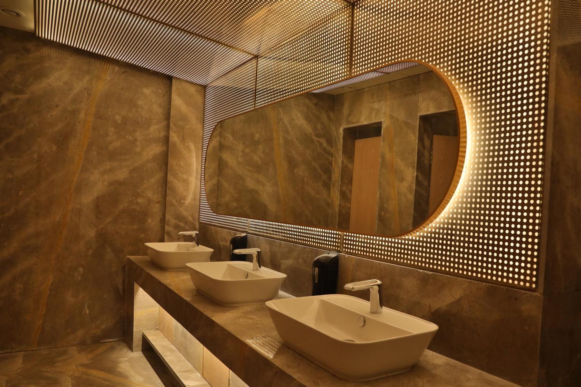 The World Surat Hotel Luaran gambar