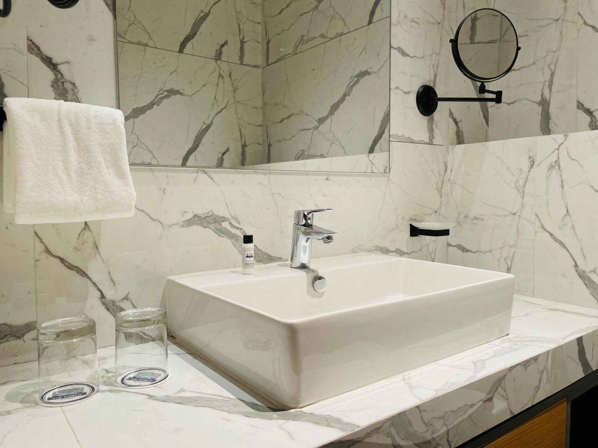 The World Surat Hotel Luaran gambar