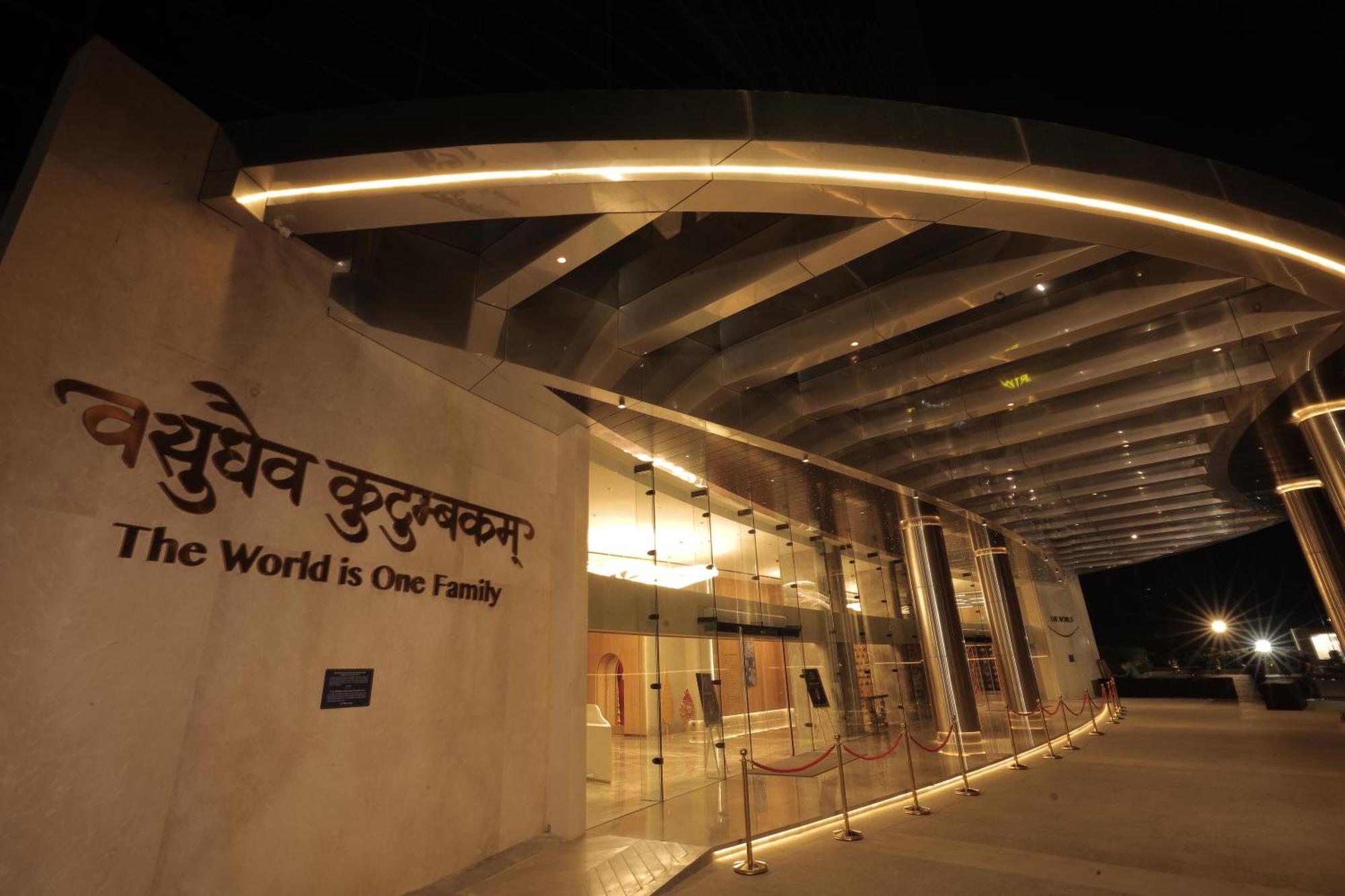 The World Surat Hotel Luaran gambar