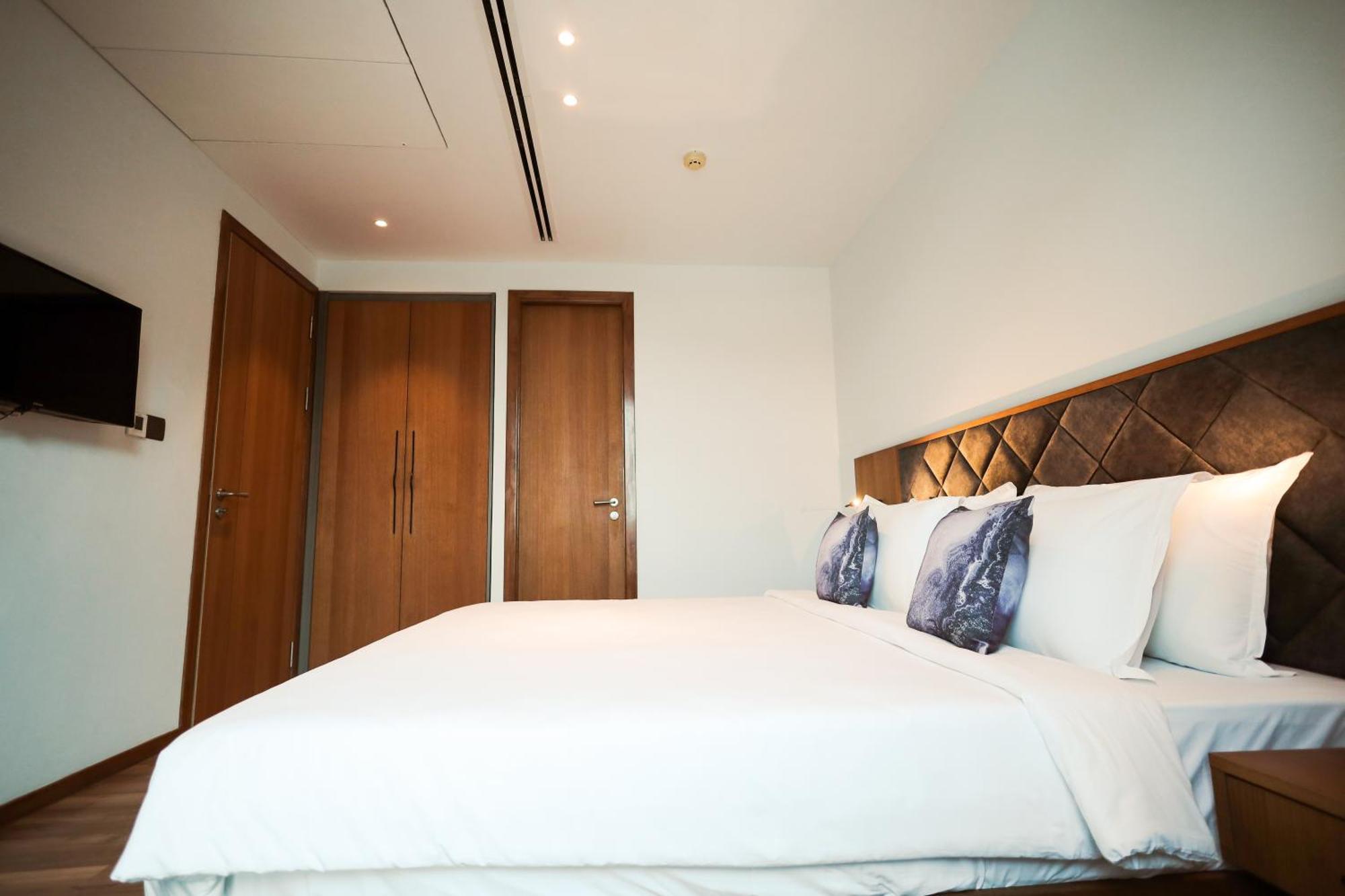 The World Surat Hotel Luaran gambar