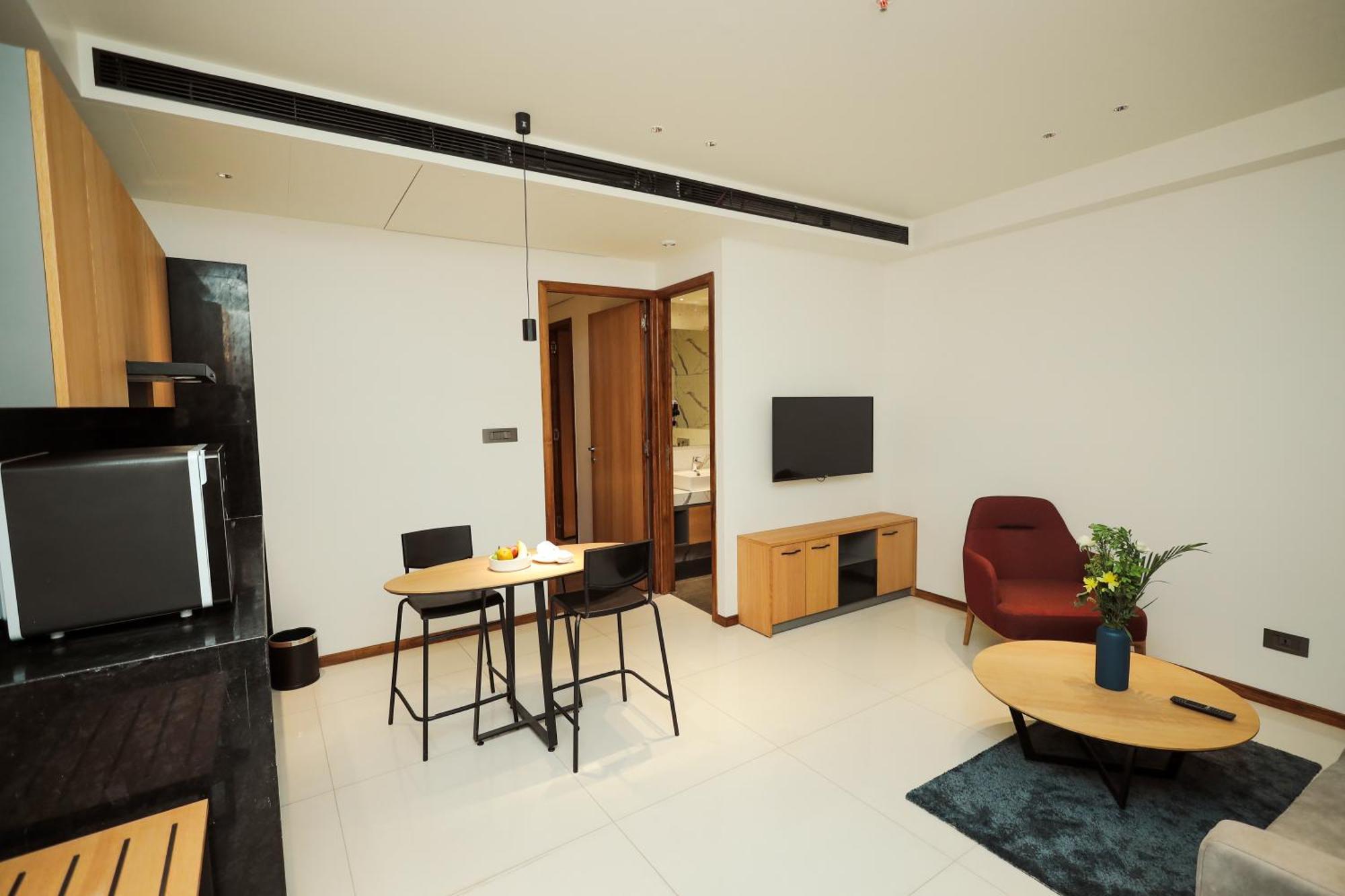 The World Surat Hotel Luaran gambar